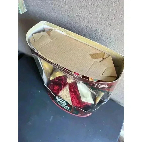 VINTAGE 1997 Holiday Princess Belle Barbie Doll Disney Beauty & the Beast Mattel - Picture 5 of 8